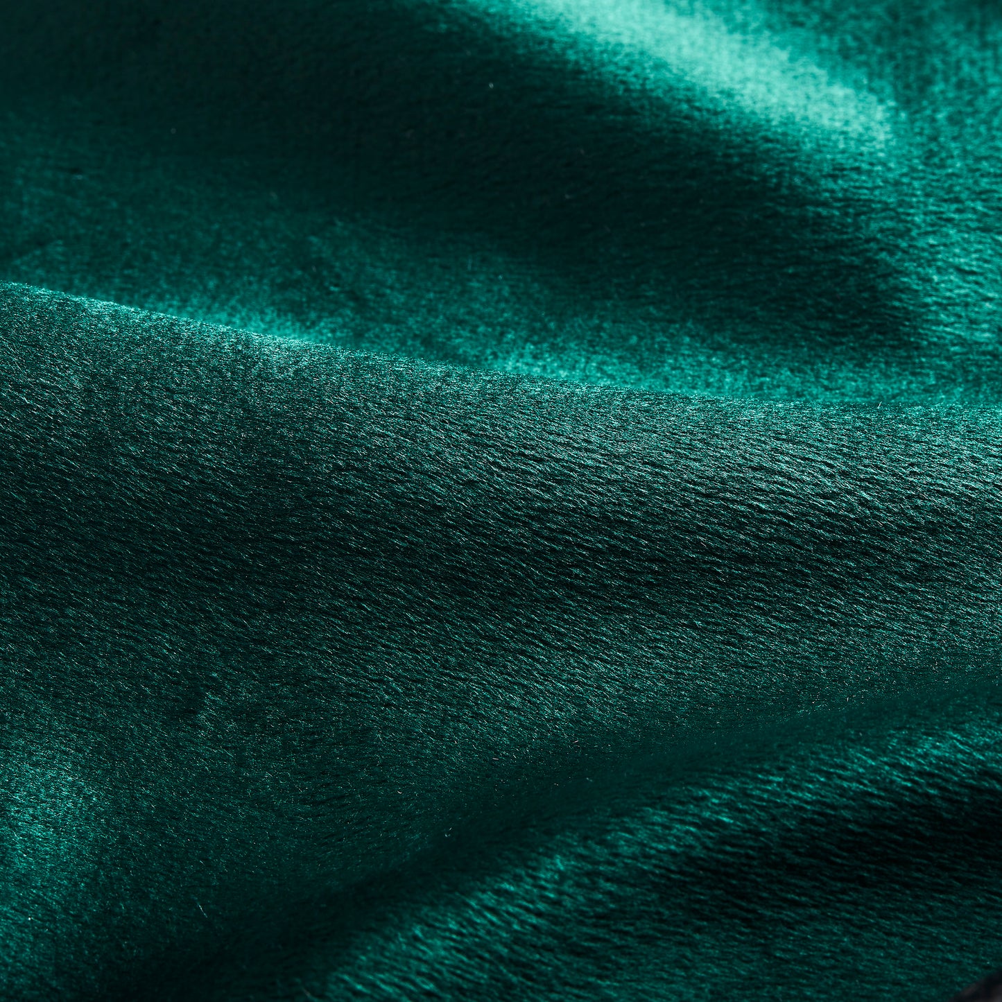 PL17 Plush Soft Velvet Emerald